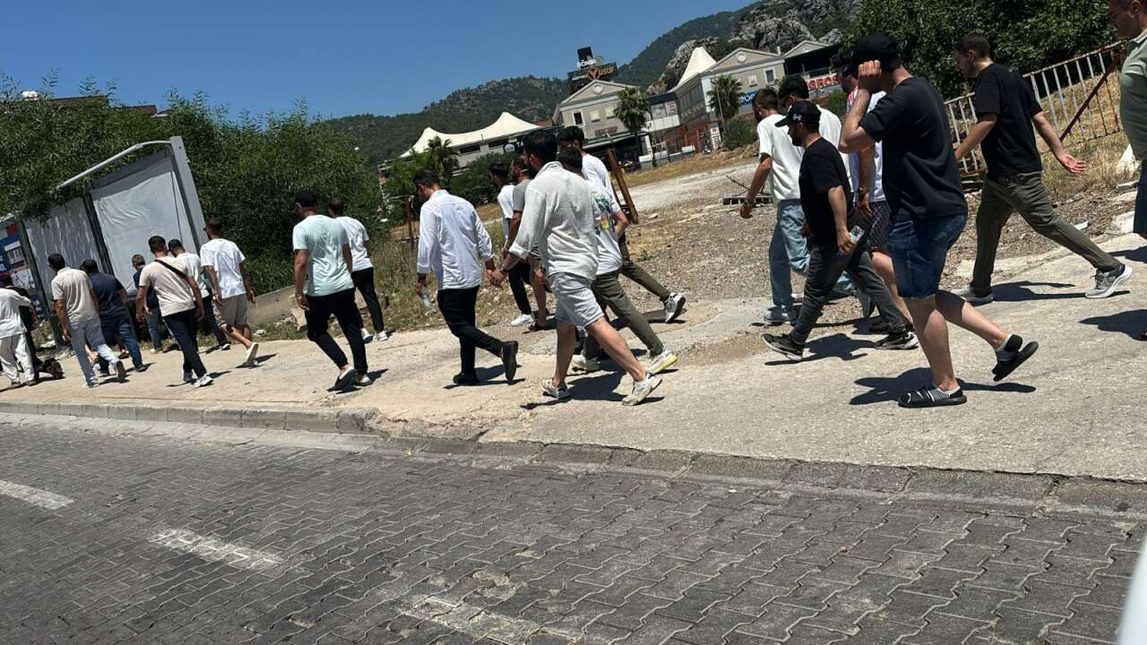 Marmaris’te Kapalı Çarşı Esnafından Belediye Protestosu: Polis Biber Gazıyla Müdahale Etti 2